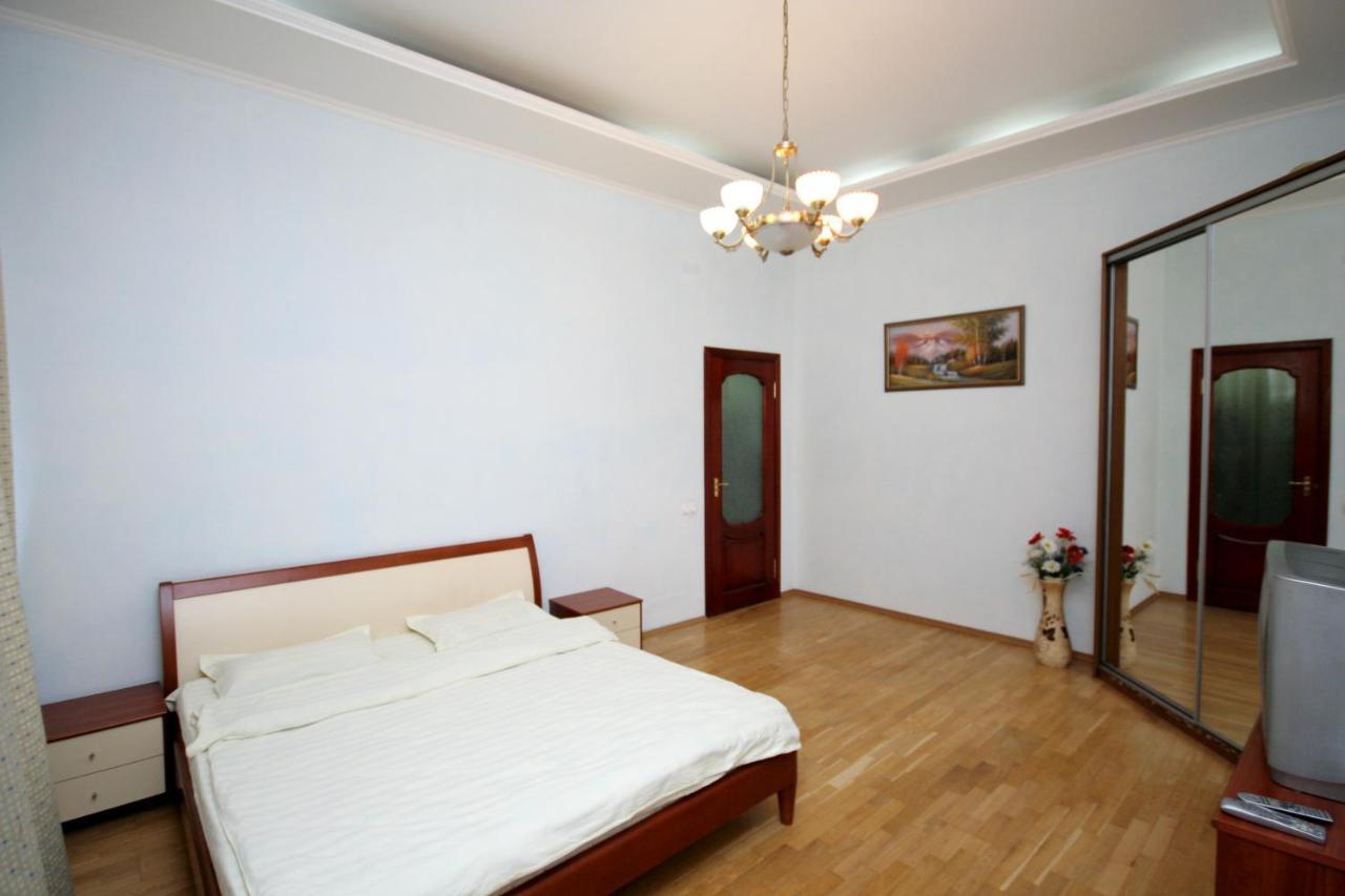 Real Home Apartments in Kiev Center Buitenkant foto