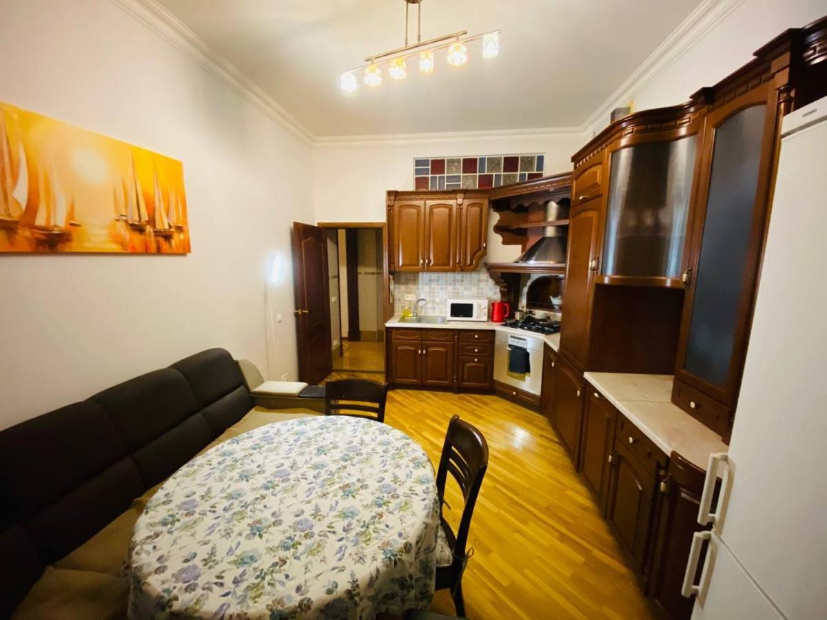 Real Home Apartments in Kiev Center Buitenkant foto