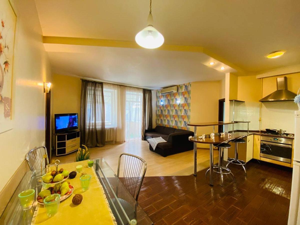 Real Home Apartments in Kiev Center Buitenkant foto