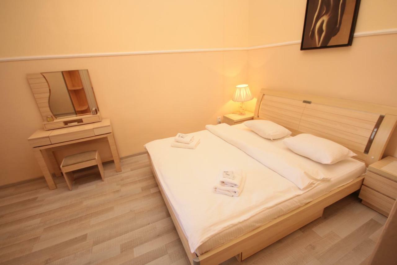 Real Home Apartments in Kiev Center Buitenkant foto