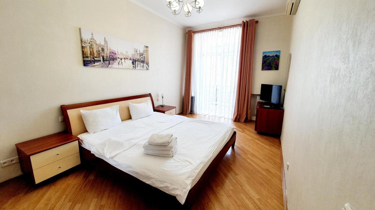 Real Home Apartments in Kiev Center Buitenkant foto